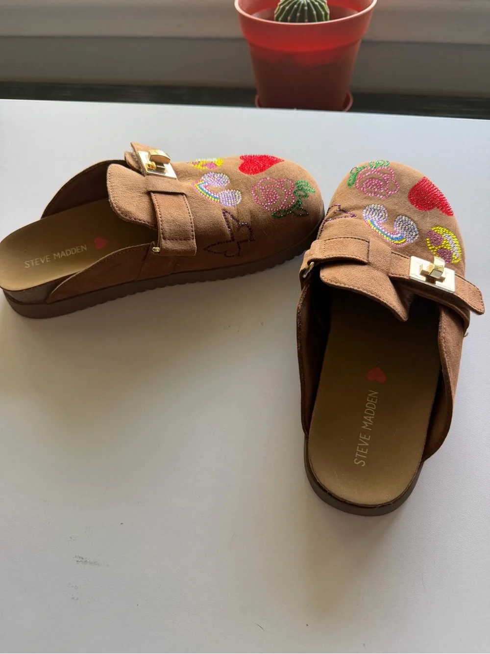 Steve Madden brown slip